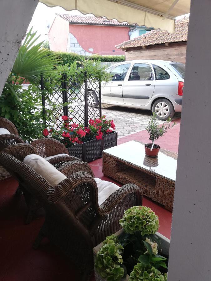 Apartments Poretti For 2,In Center Parking Free In The Yard,6 Min Beach Walk روفينج المظهر الخارجي الصورة