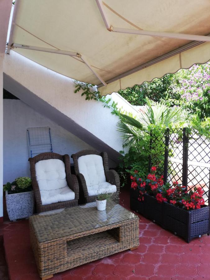 Apartments Poretti For 2,In Center Parking Free In The Yard,6 Min Beach Walk روفينج المظهر الخارجي الصورة