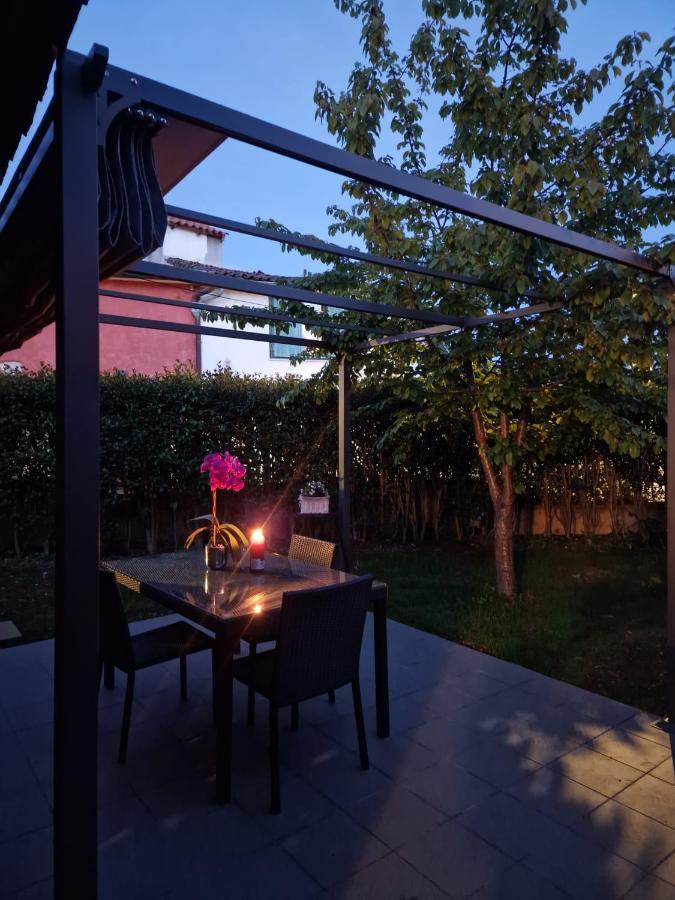 Apartments Poretti For 2,In Center Parking Free In The Yard,6 Min Beach Walk روفينج المظهر الخارجي الصورة