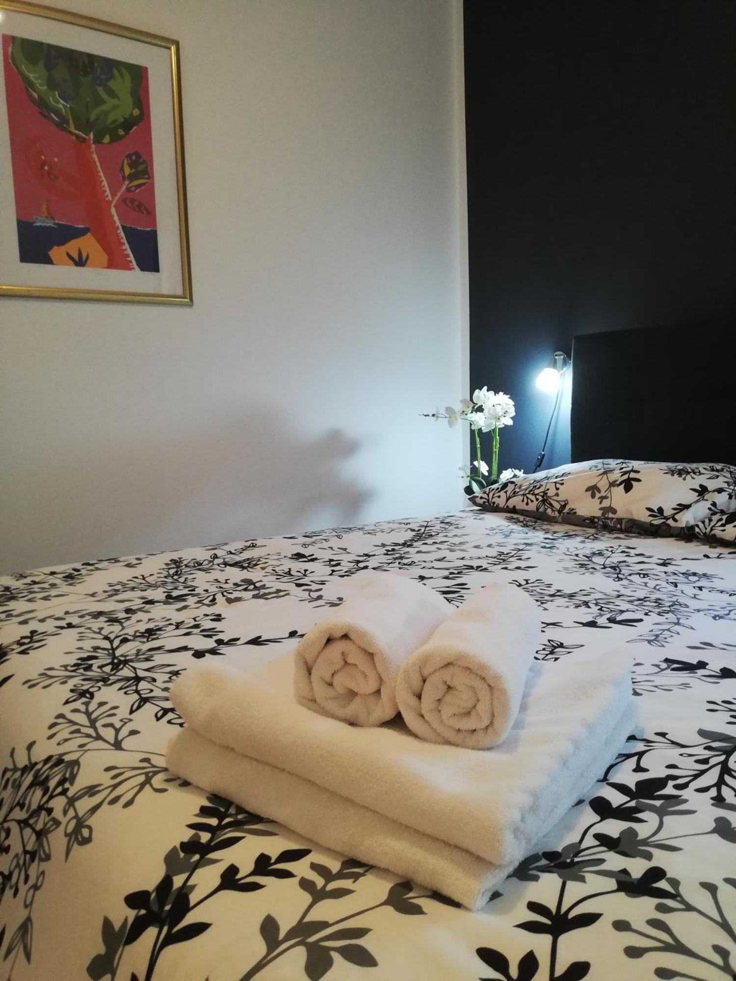 Apartments Poretti For 2,In Center Parking Free In The Yard,6 Min Beach Walk روفينج المظهر الخارجي الصورة