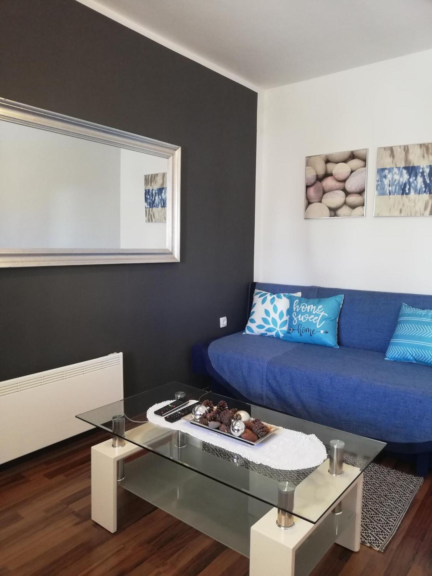 Apartments Poretti For 2,In Center Parking Free In The Yard,6 Min Beach Walk روفينج المظهر الخارجي الصورة