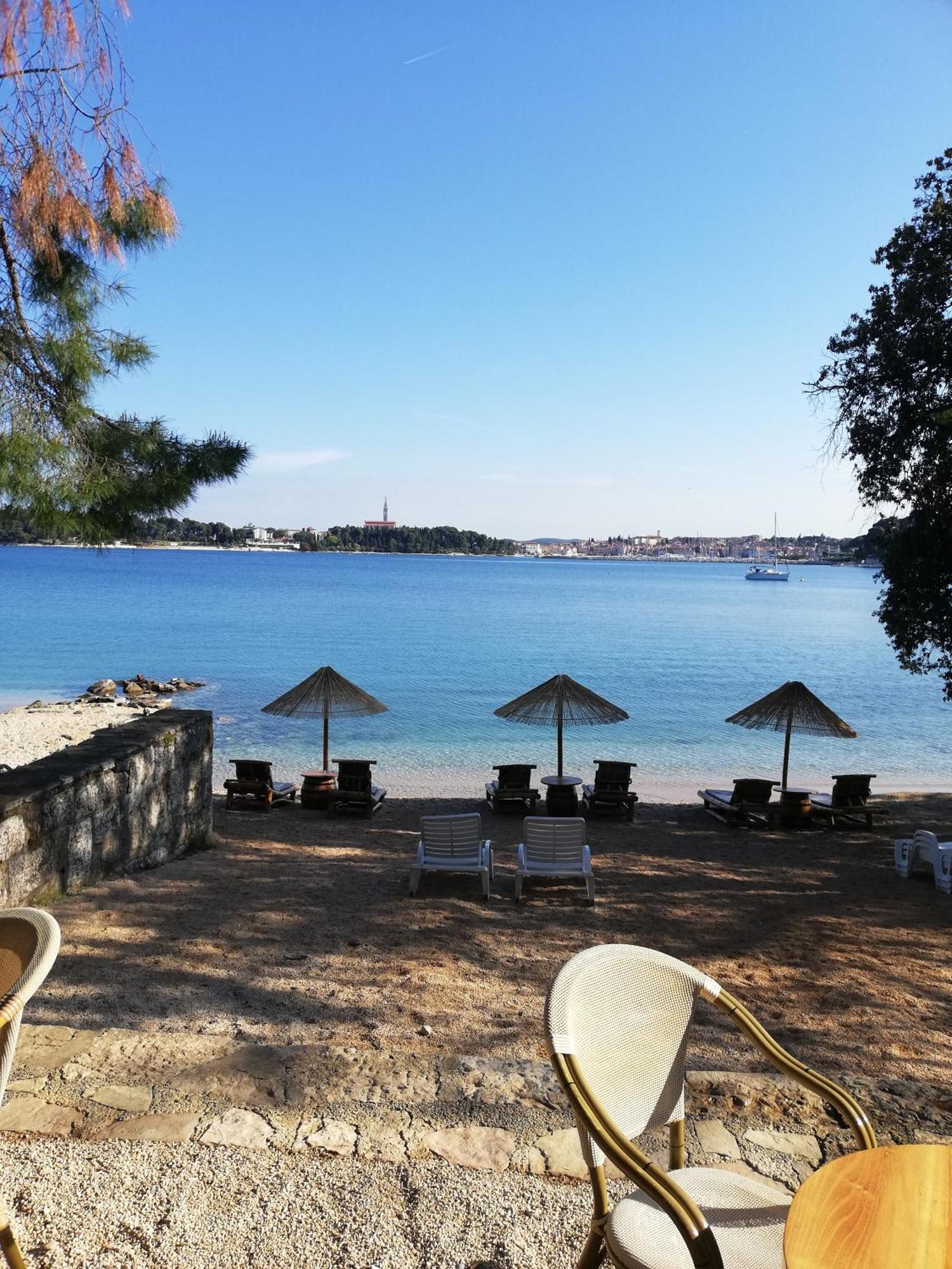 Apartments Poretti For 2,In Center Parking Free In The Yard,6 Min Beach Walk روفينج المظهر الخارجي الصورة