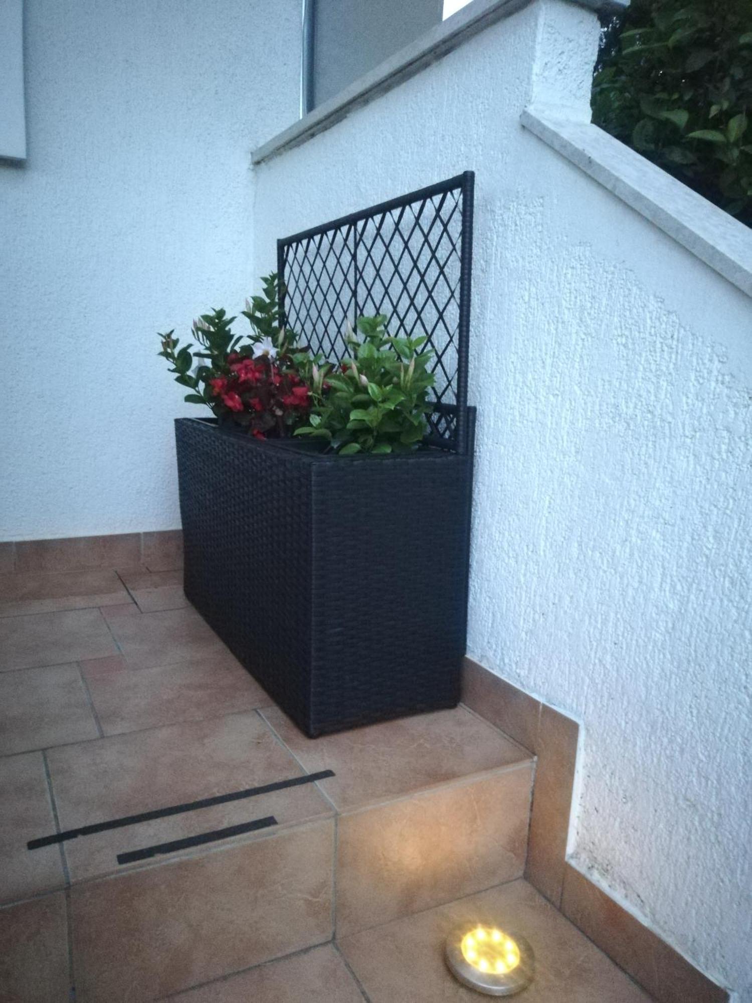 Apartments Poretti For 2,In Center Parking Free In The Yard,6 Min Beach Walk روفينج المظهر الخارجي الصورة